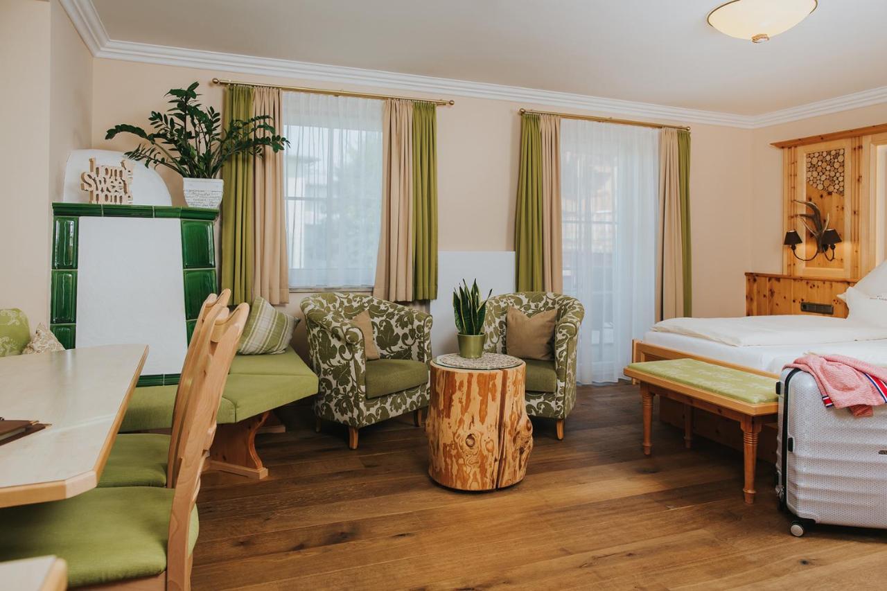 Ortner'S Resort บาดฟึสซิง ภายนอก รูปภาพ A typical hotel room