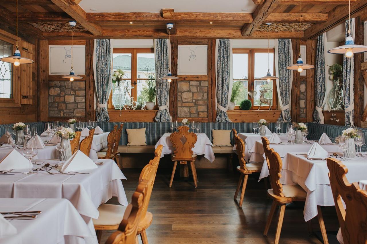 Ortner'S Resort บาดฟึสซิง ภายนอก รูปภาพ Restaurant in the Hotel Axelmannstein