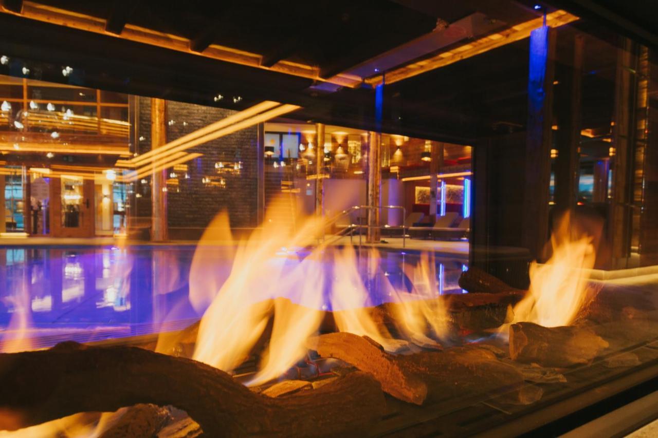 Ortner'S Resort บาดฟึสซิง ภายนอก รูปภาพ The fireplace at the lobby