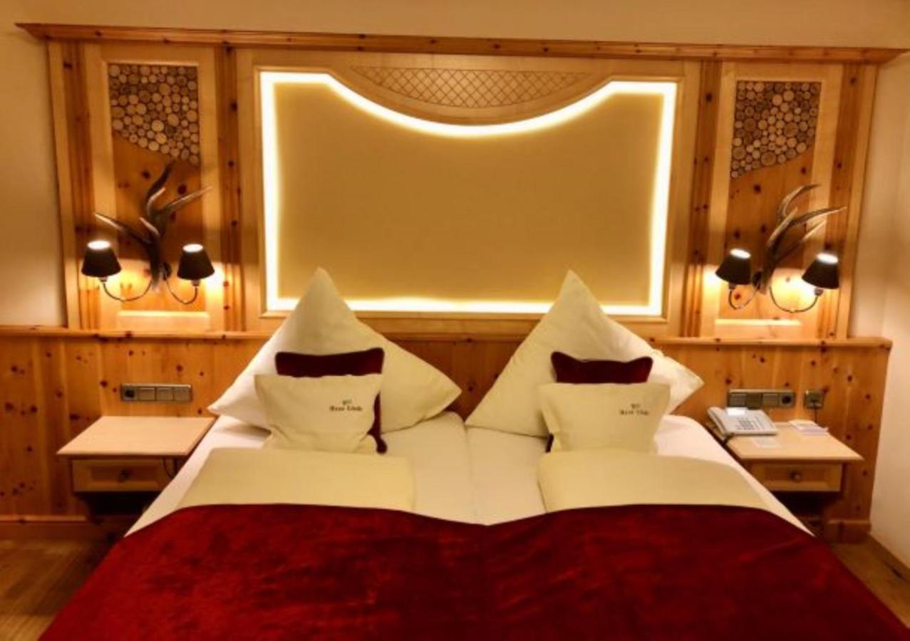 Ortner'S Resort บาดฟึสซิง ภายนอก รูปภาพ A modern double bed