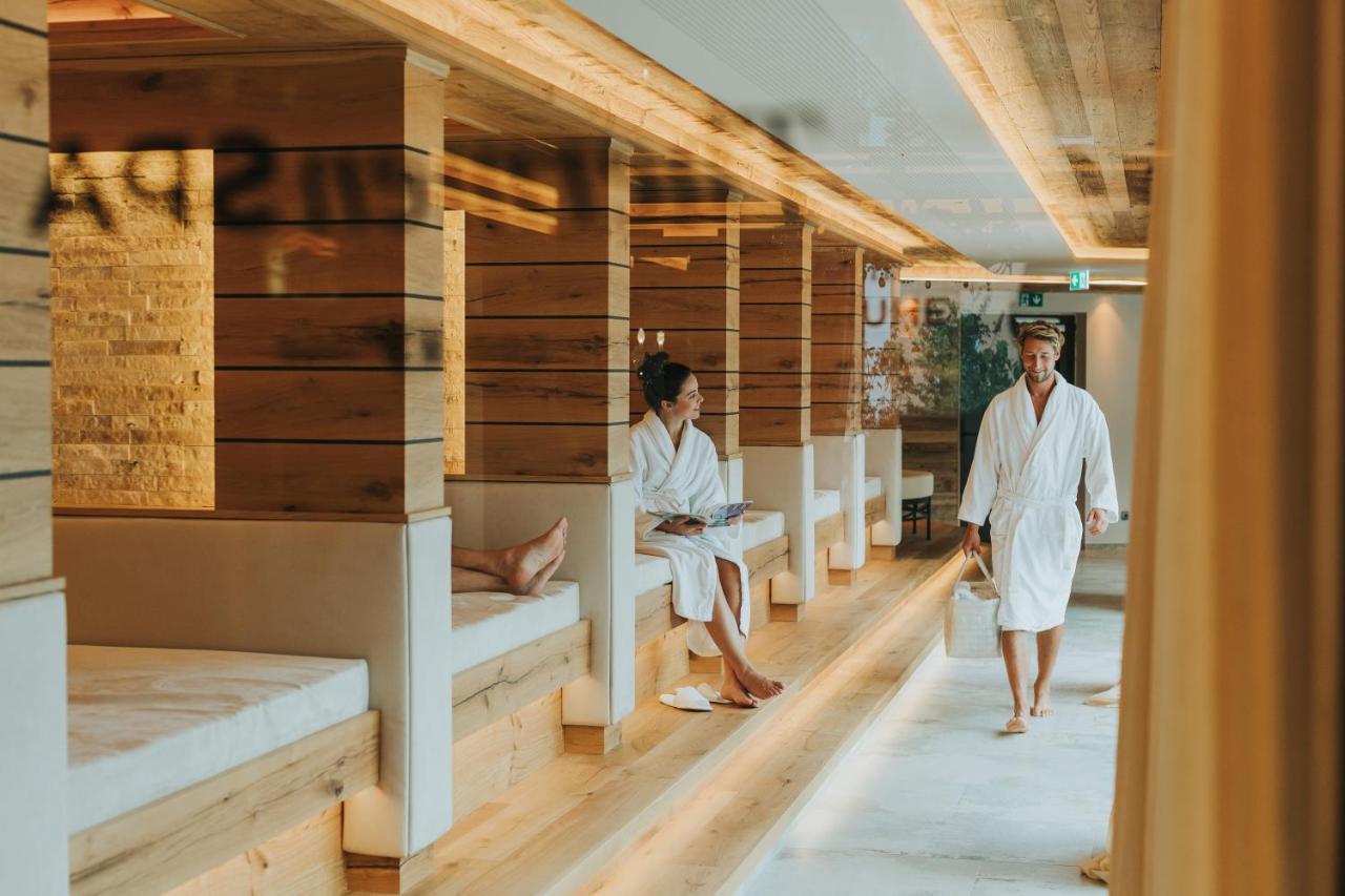 Ortner'S Resort บาดฟึสซิง ภายนอก รูปภาพ The spa at the Hotel de la Paix
