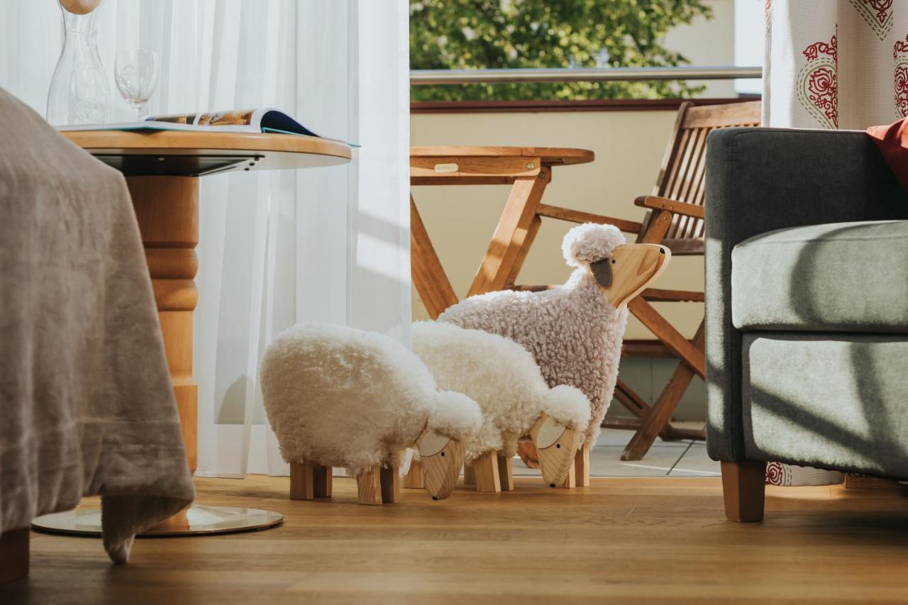 Ortner'S Resort บาดฟึสซิง ภายนอก รูปภาพ The sheep family