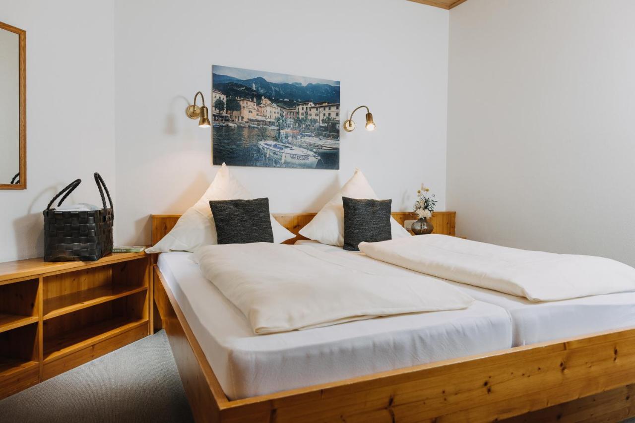 Ortner'S Resort บาดฟึสซิง ภายนอก รูปภาพ A typical room at the Hotel Garni